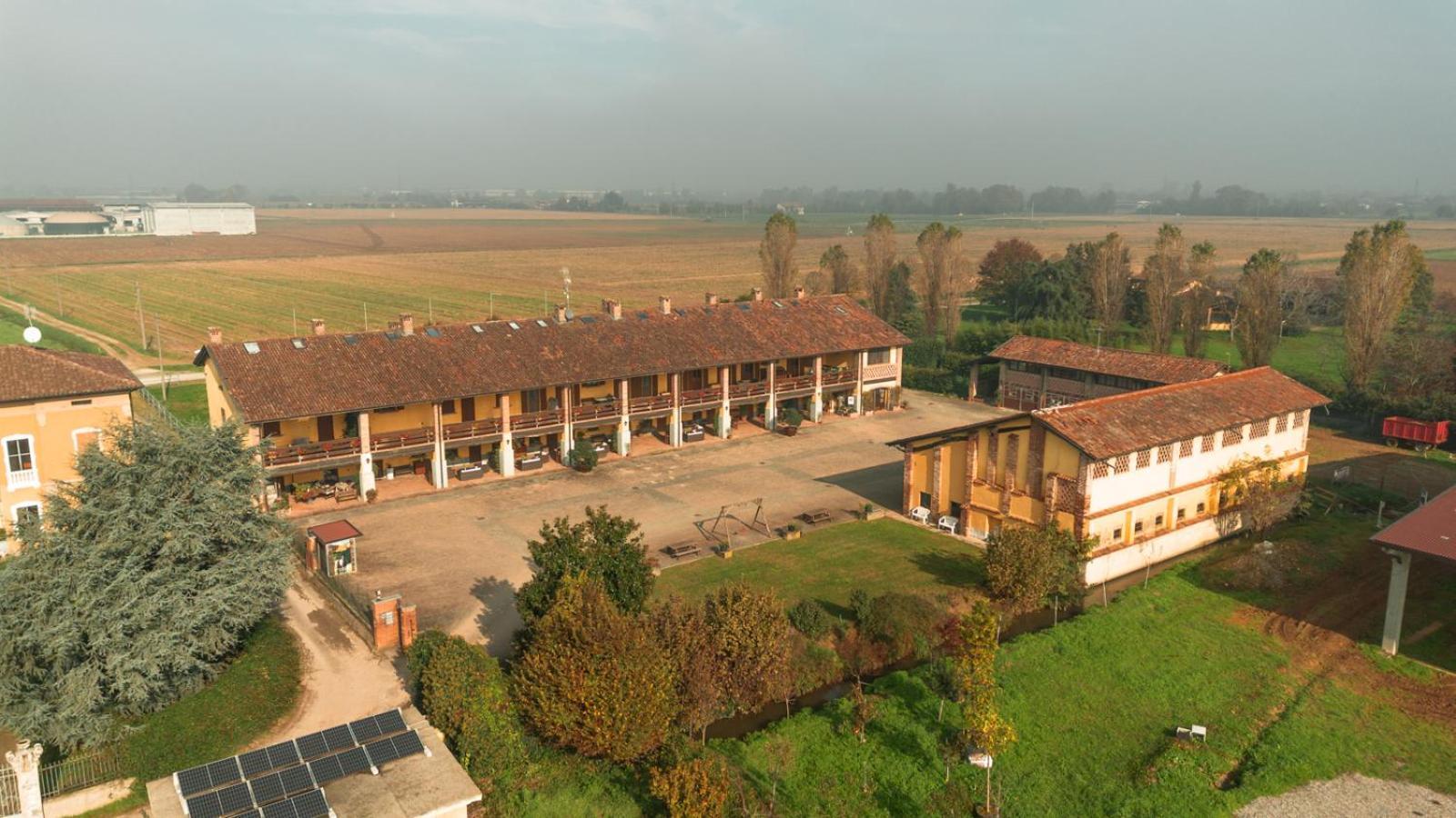 Agriturismo Bassanella Treviglio Eksteriør billede